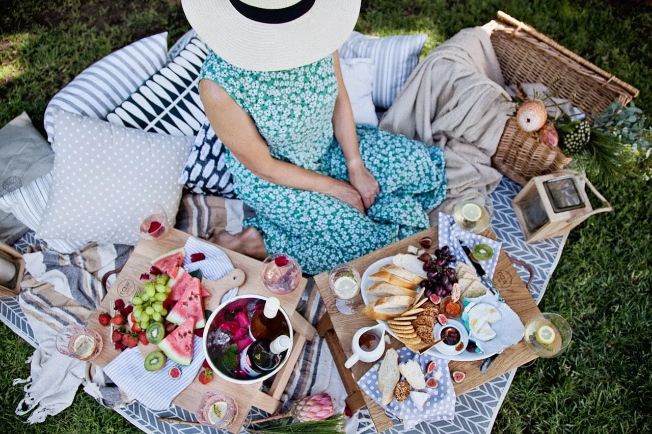 r.a.w Foldable Picnic Table