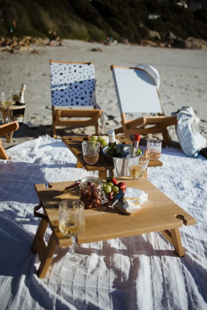 r.a.w Foldable Picnic Table